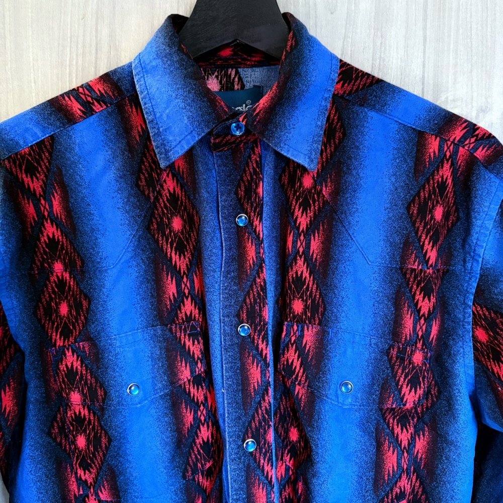 Vintage Wrangler Southwestern Print Pearl Snap Shirt Blue Red Aztec rare rodeo